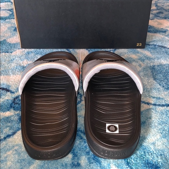 Nike Jordan Break Kids Slides Sandals Silver New - Picture 5 of 7